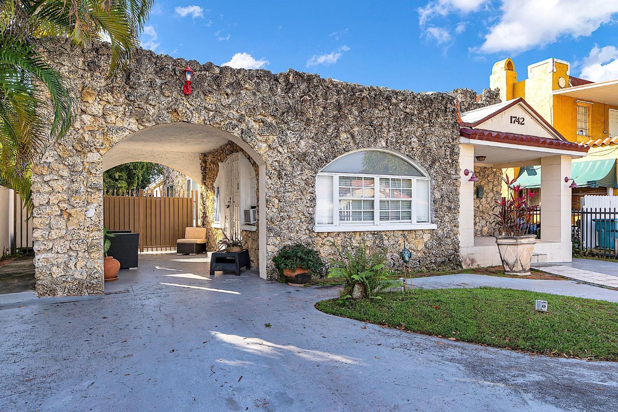 Private Room In Little Havana Маямі Екстер'єр фото